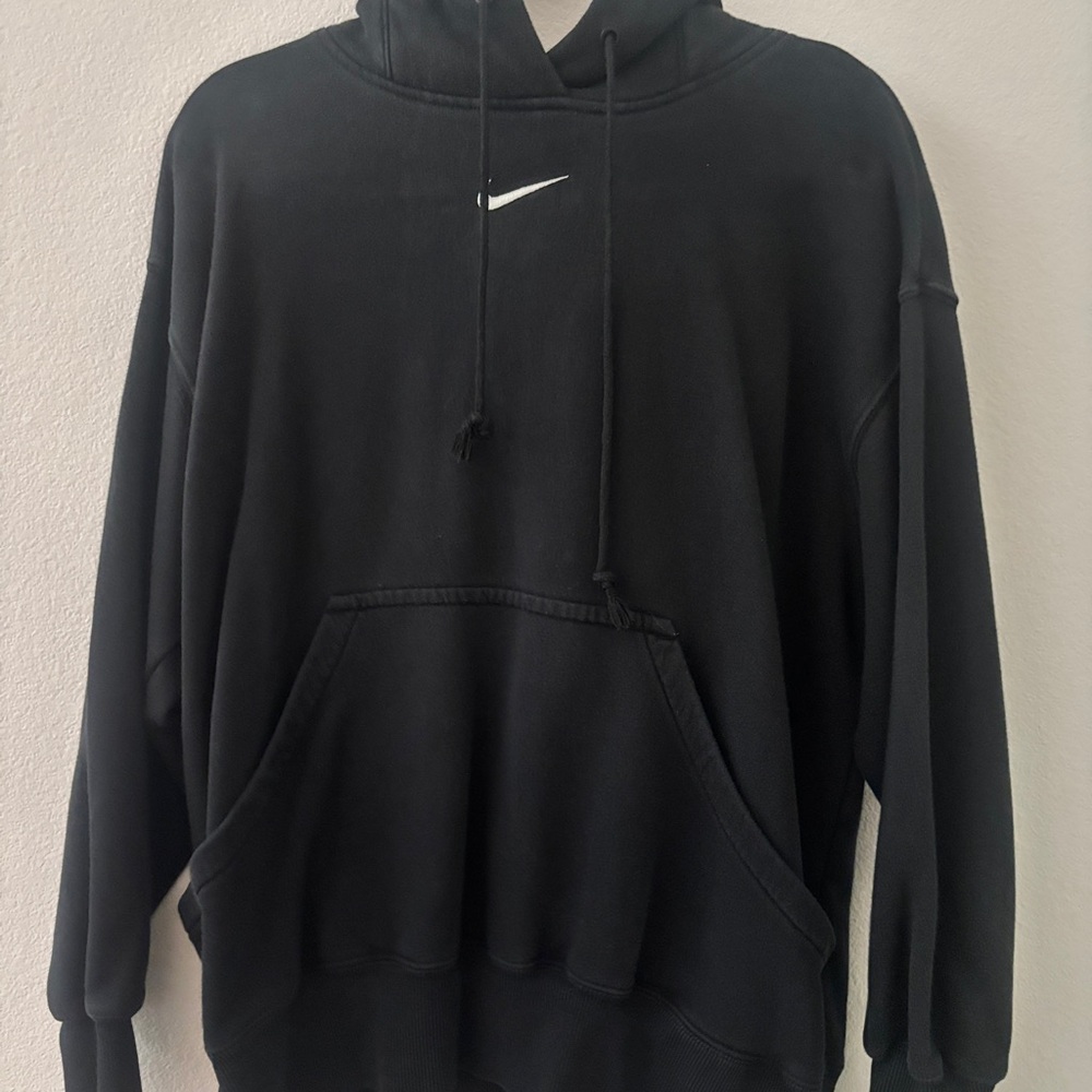 Nike Men's Black Pullover Sweater